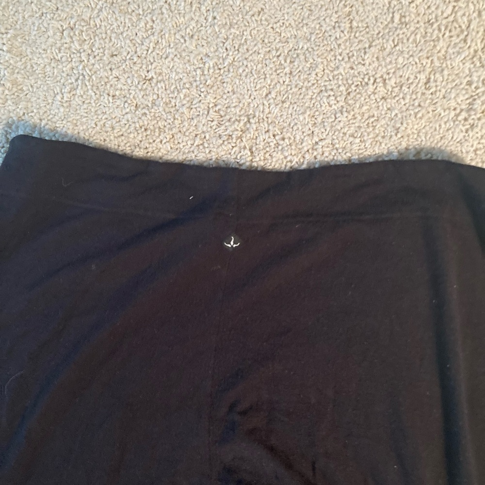 Prana black yoga pants with tattoo detailing on one leg - Picture 6 of 7